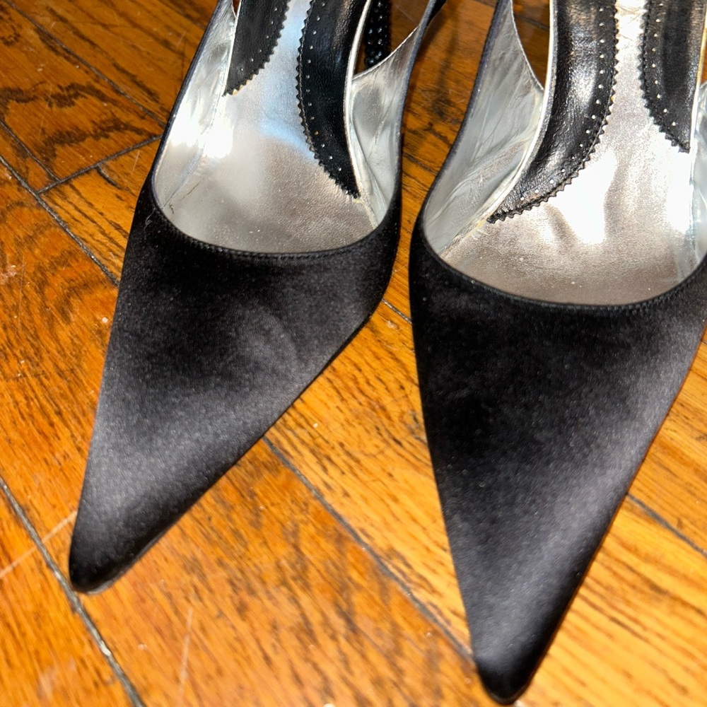 BCBGMAXAZRIA satin sling back heels - Picture 4 of 5